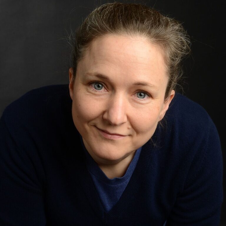 Eva von Mühlenfels: Autorin, Producerin, Bücher und Das Katzenhuhn Eva von Mühlenfels
